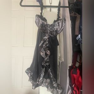 Beautiful Vintage FREDERICKS OF HOLLYWOOD